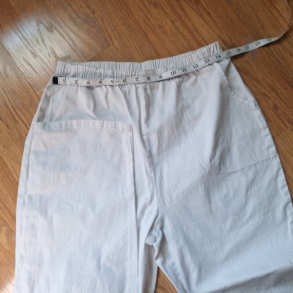 Denim & Co original waist, white pants, 2 pockets, size L, A53351, READ - Picture 5 of 8